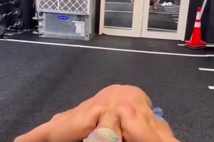 文班亞馬恐怖如斯！2米26的身高，還具備這樣的柔韌性！