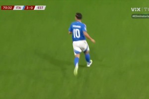 意大利3-0擴(kuò)大比分！波利塔諾倒三角拉斯帕多里頭球沖頂破門！