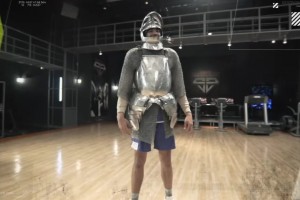 運動科學經典片段：穿上約60斤的盔甲，塔圖姆還能完成扣籃嗎？