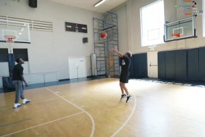 貝弗利：庫里的投籃水平?jīng)]人能接近，你隨便去問任何一名NBA球員