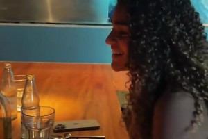 親手喂一口~阿德里亞諾竟然是女兒控女兒長得真好看