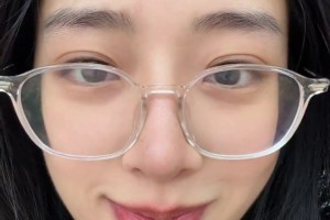 不看大花臂，李添榮未婚妻的顏值真不低