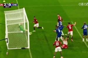 曼聯(lián)2-0領(lǐng)先切爾西！盧克-肖頭球擺渡，卡塞米羅頭球破門