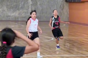 不懂就問(wèn)，這么小年紀(jì)妹妹練這種腳步好嗎