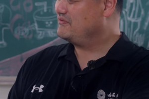 吧友們還記得2002年姚明新秀賽季的那支火箭陣容嗎？