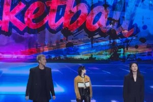 有才哈！郭艾倫和王思雨在微博之夜現(xiàn)場跳刀馬刀馬~