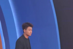 氣質(zhì)這塊必須的！中國男籃隊員們的紅毯！簡直帥爆了！