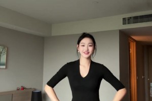 超絕比例！劉禮嘉20歲的女友小跳一段無(wú)名舞蹈