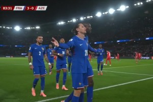 托萬禁區(qū)內(nèi)停球凌空側(cè)鉤霸氣破門！法國3-0鎖定勝局！