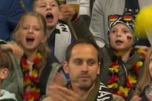 阿德耶米送直塞！格納布里前插爆射得手！德國(guó)3-0領(lǐng)先盧森堡！