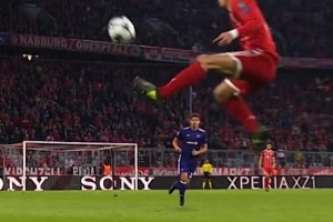 人類滿級(jí)停球瞬間！拜仁：你知道的，J羅也是羅！