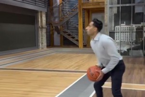 作為NBA爆料王，Shams這投籃什么水平？