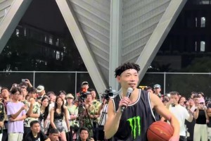 把陳登星嚇一跳！現(xiàn)在的大一新生都這么能跳嘛？