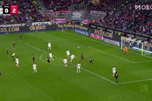 拜仁小孩哥太猛啦！17歲卡爾世界波破門，拜仁3-0領(lǐng)先