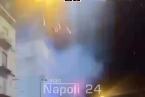 收到奇效！那不勒斯球迷賽前放煙花干擾國(guó)際米蘭球員休息