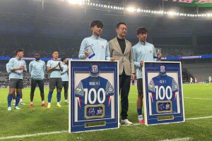 百場(chǎng)里程碑!徐皓陽(yáng)和汪海健俱樂(lè)部出場(chǎng)百場(chǎng)紀(jì)念儀式