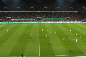 【集錦】德國杯-凱恩雙響迪亞斯傳射 拜仁4-1逆轉(zhuǎn)科隆開季14連勝