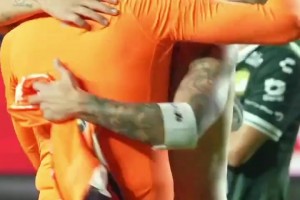 都是當(dāng)年的功臣！兩位皇馬舊將J羅和納瓦斯墨超聯(lián)賽再相遇......