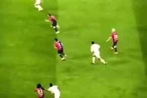 現(xiàn)役世界級(jí)中場！他這擺脫能力真的無敵了！