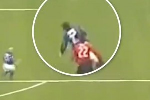 簡(jiǎn)直太殘暴了！卡卡連續(xù)變向生生晃斷薩穆埃爾韌帶！