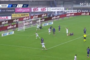 補(bǔ)時(shí)絕殺！巴雷拉傳中，對(duì)手被干擾不慎送烏龍