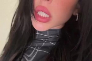 亞馬爾前女友扮演黑色蜘蛛俠秀身材，難道是被分手刺激到了嘛