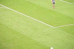 足壇未解之謎！名場(chǎng)面：巴洛特利單刀時(shí)突然開始思考人生……