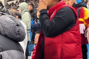 真的要告別中超了！實拍：國安“送別”亞泰時，亞泰球迷眾生相