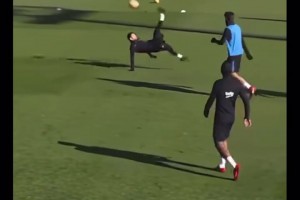 值得收藏回憶的視頻！梅西訓(xùn)練時(shí)期的神奇操作合集！