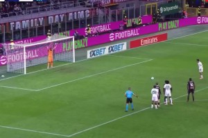 邁尼昂撲出迪巴拉的點(diǎn)球?。。?></span>
                                            <i class=