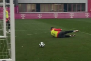 改善的力量！奧利塞在拜仁訓練中多次用右腳射門！