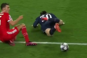 第一視角：拜仁時期帕瓦爾對梅西使用剪刀腳，這個動作確實很不好