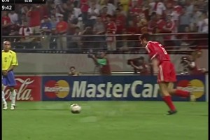 有誰(shuí)還記得??當(dāng)年世界杯，邵佳一vs巴西任意球險(xiǎn)些破門