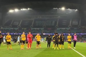 面對(duì)強(qiáng)敵一場(chǎng)大??！多特賽后的謝場(chǎng)環(huán)節(jié)！這賽季未來如何呢？