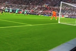 外頭背弧線球！紐卡后衛(wèi)丹伯恩頭球頂?shù)每商柿?></span>
                                            <i class=