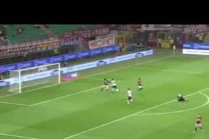 好長一條腿！名場面：37歲的內(nèi)斯塔做出的極限阻擋！