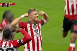 8場連續(xù)零封金身告破！巴拉德亂戰(zhàn)前插破門，阿森納0-1落后桑德蘭