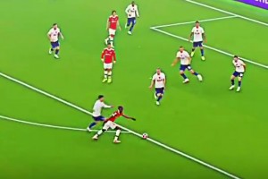 熱刺擺大巴也沒有用！當(dāng)年C羅不停球直接敲開對(duì)手城門