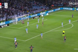 拉師傅長傳到禁區(qū)，萊萬門前墊射破門達(dá)成雙響