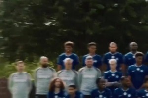 人最齊的一次！切爾西此前拍攝全家福的花絮！誰是你的關(guān)注點(diǎn)？