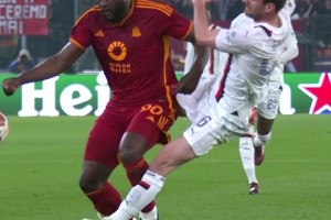 直接起飛！這就是后衛(wèi)直接硬扛盧卡庫(kù)的后果