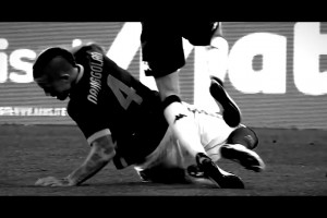 不一樣的集錦！納因格蘭飛鏟斷球的暴力美學(xué)！