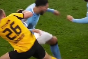 好帥的腳后跟！謝爾基這充滿想象力的踢球方式，正是曼城目前所需