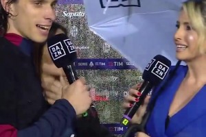 卡拉菲奧里女友標(biāo)記領(lǐng)地的視頻，看一次笑一次