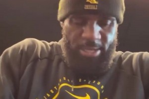 明天要復(fù)出了？詹姆斯此前曬自己訓(xùn)練視頻，大汗淋漓