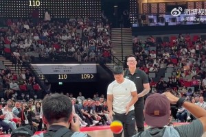 隔行如隔山！蘇炳添罰球罰出離譜三不沾，把易建聯(lián)給整笑了！