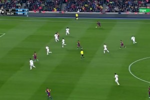 可惜了?。∶麍雒妫好肺饕荒_精準(zhǔn)手術(shù)刀直塞，可惜哈維沒能打進(jìn)！