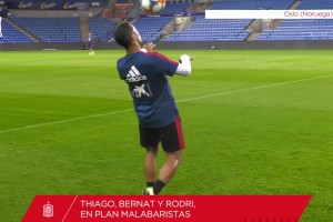 簡(jiǎn)直就像踢毽子！蒂亞戈、貝爾納特、羅德里當(dāng)年的超遠(yuǎn)長傳練習(xí)！