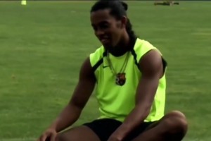 他真的能做到嗎？名場面：當年小羅連續(xù)四次擊中橫梁完整版！