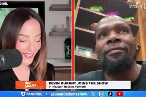 和美女聊天很開心?。D：看過Shams屏幕使用時間，跟他競爭不了~